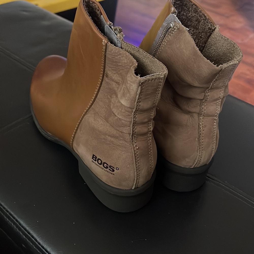 Boots - Picture 3 of 7